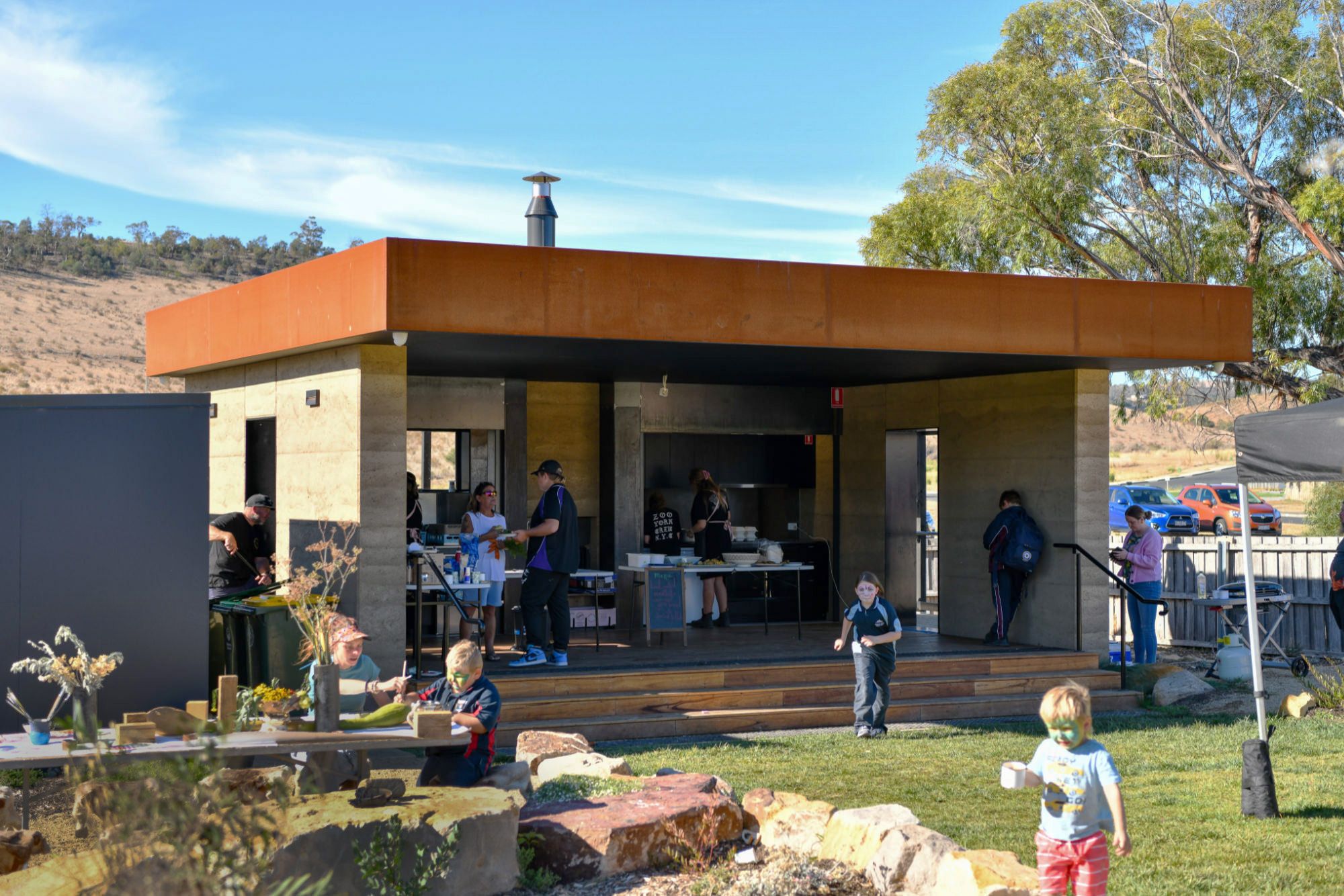 bond place is full action